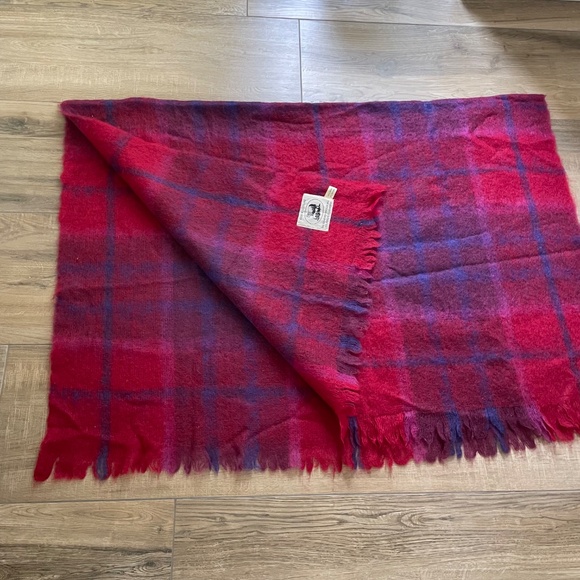 The Edinburgh Woollen Mill Blanket Red Purple Pink Wool Tartan Plaid Scotland - Picture 3 of 5